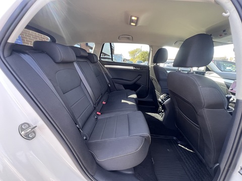 2.0 TDI [150] SE (Euro 6) 2.0 5dr Estate Manual Diesel
