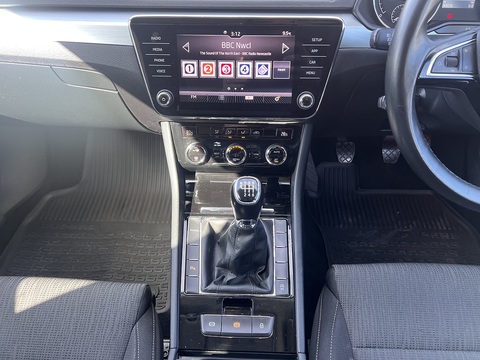 2.0 TDI [150] SE (Euro 6) 2.0 5dr Estate Manual Diesel