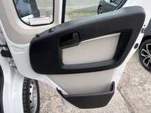 Citroen Relay 2.0 BlueHDI 35 L3 Box Body with Tail Lift Euro 6 Diesel Manual