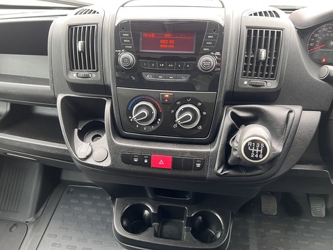 2.0 BlueHDI 35 L3 Box Body with Tail Lift 2.0 2dr Chassis Cab Manual Diesel