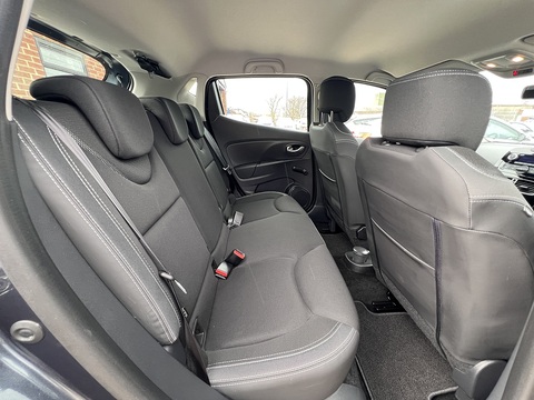 1.5dCi [90] Play 1.5 5dr Hatchback Manual Diesel