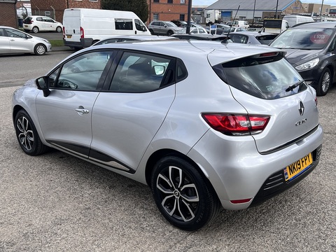 1.5dCi [90] Play 1.5 5dr Hatchback Manual Diesel