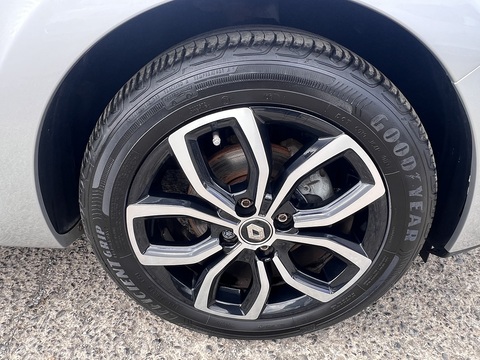 1.5dCi [90] Play 1.5 5dr Hatchback Manual Diesel