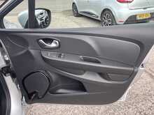 Renault Clio 1.5 dCi [90] Play 5-Door Hatchback Euro 6 Diesel Manual