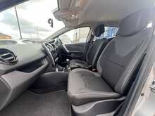 Renault Clio 1.5 dCi [90] Play 5-Door Hatchback Euro 6 Diesel Manual