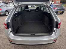 Skoda Superb 2.0 TDI S  Estate Car Diesel Manual Euro 6 (s/s) (150 ps)