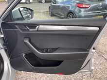 Skoda Superb 2.0 TDI S  Estate Car Diesel Manual Euro 6 (s/s) (150 ps)