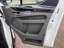 Ford Tourneo Custom 2.0 320 EcoBlue Zetec Euro 6 (s/s) 5Dr (8 Seats)