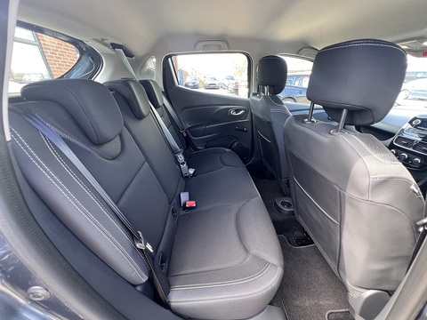 1.5 dCi [90] Play 1.5 5dr Hatchback Manual Diesel