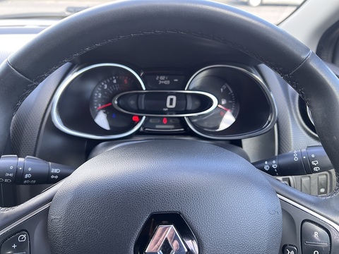 1.5 dCi [90] Play 1.5 5dr Hatchback Manual Diesel