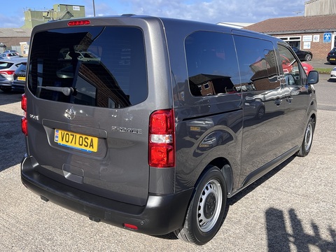 1.5 D [120] Medium L2H1 9-Seat 1.5 6dr MPV Manual Diesel