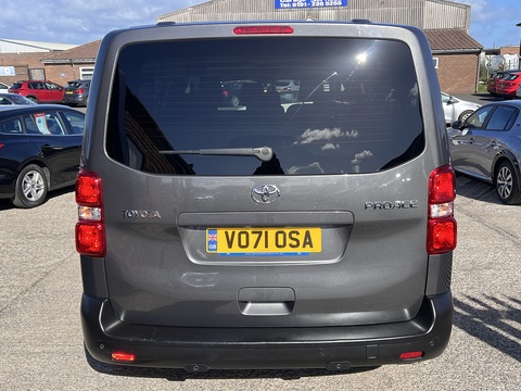 1.5 D [120] Medium L2H1 9-Seat 1.5 6dr MPV Manual Diesel