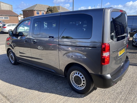 1.5 D [120] Medium L2H1 9-Seat 1.5 6dr MPV Manual Diesel