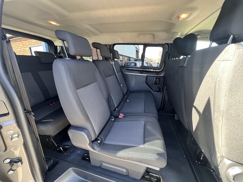 1.5 D [120] Medium L2H1 9-Seat 1.5 6dr MPV Manual Diesel