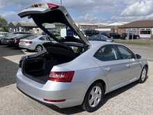Skoda Superb 1.6 TDI S Hatchback 5dr Diesel Manual Euro 6 (s/s) (120 ps)