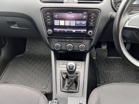 1.6 TDI [115] S Euro 6 (s/s) 1.6 5dr Estate Manual Diesel