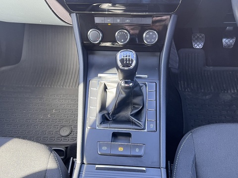 2.0 TDI [150] S (Euro 6) 2.0 5dr Estate Manual Diesel