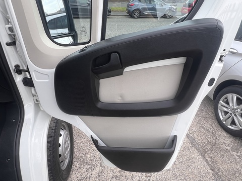 2.0 BlueHDI 35 Enterprise Heavy L3H2 [9-Seat] 2.0 5dr Combi Van Manual Diesel