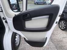 Citroen Relay 2.0 BlueHDi 35 Enterprise L2H2 9-Seat Euro 6 Diesel Combi/Panel Van