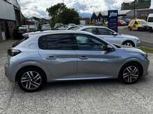 Peugeot 208 1.5 BlueHDi Allure Premium Euro 6 Diesel 5-Door Hatchback Manual