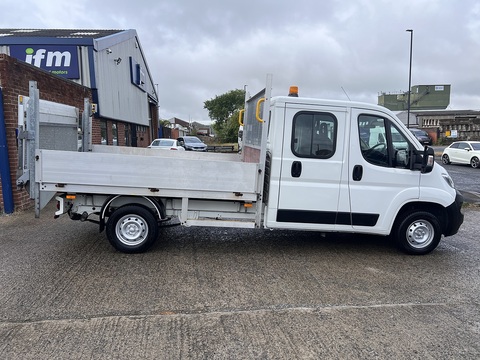 2.0 BlueHDi 35 Heavy L3 Dropside [Tail Lift] 7-seat Crewcab Euro 6 Diesel Manual 2.0 4dr Chassis Cab Manual Diesel