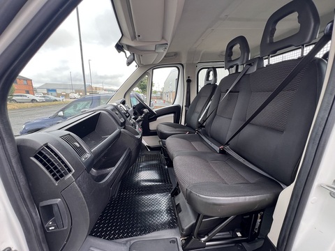 2.0 BlueHDi 35 Heavy L3 Dropside [Tail Lift] 7-seat Crewcab Euro 6 Diesel Manual 2.0 4dr Chassis Cab Manual Diesel