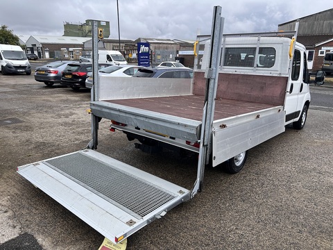 2.0 BlueHDi 35 Heavy L3 Dropside [Tail Lift] 7-seat Crewcab Euro 6 Diesel Manual 2.0 4dr Chassis Cab Manual Diesel