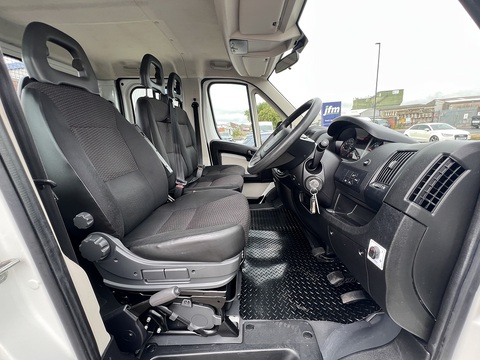 2.0 BlueHDi 35 Heavy L3 Dropside [Tail Lift] 7-seat Crewcab Euro 6 Diesel Manual 2.0 4dr Chassis Cab Manual Diesel