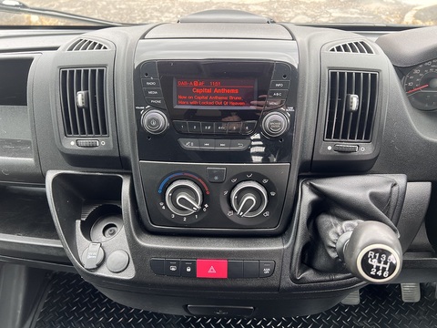2.0 BlueHDi 35 Heavy L3 Dropside [Tail Lift] 7-seat Crewcab Euro 6 Diesel Manual 2.0 4dr Chassis Cab Manual Diesel