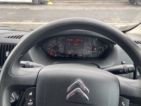 2.0 BlueHDi 35 Heavy L3 Dropside [Tail Lift] 7-seat Crewcab Euro 6 Diesel Manual 2.0 4dr Chassis Cab Manual Diesel