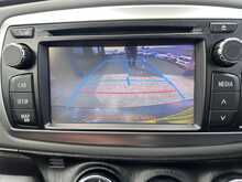 Toyota Yaris 1.3 Dual VVT-i SR Petrol 5-Door Hatchback Manual