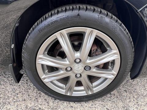 1.3 Dual VVT-i SR 1.3 5dr Hatchback Manual Petrol