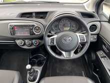 Toyota Yaris 1.3 Dual VVT-i SR Petrol 5-Door Hatchback Manual