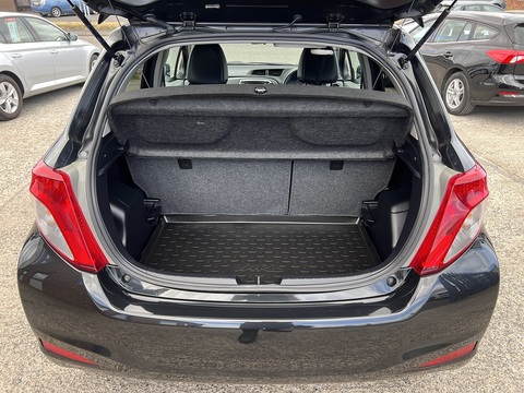 1.3 Dual VVT-i SR 1.3 5dr Hatchback Manual Petrol