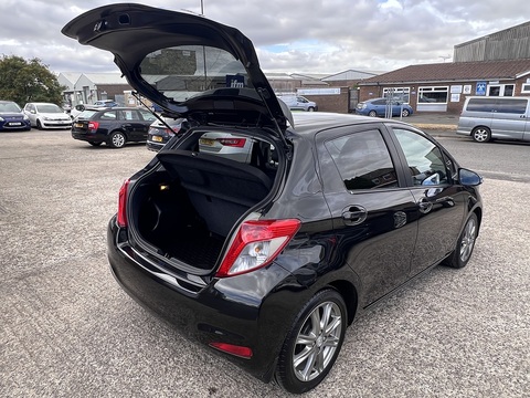 1.3 Dual VVT-i SR 1.3 5dr Hatchback Manual Petrol