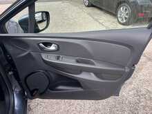 Renault Clio 1.5 dCi [90] Play 5-Door Hatchback Euro 6 Diesel Manual