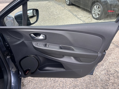 1.5dCi [90] Play 1.5 5dr Hatchback Manual Diesel