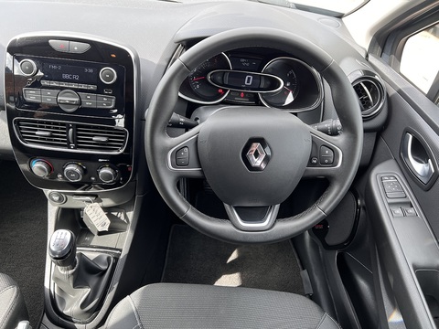 1.5dCi [90] Play 1.5 5dr Hatchback Manual Diesel