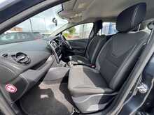 Renault Clio 1.5 dCi [90] Play 5-Door Hatchback Euro 6 Diesel Manual