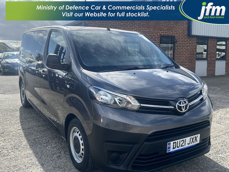 1.5D [120] Medium 9-Seat MPV 6dr Diesel Manual MWB Euro 6 (s/s) 1.5 6dr MPV Manual Diesel