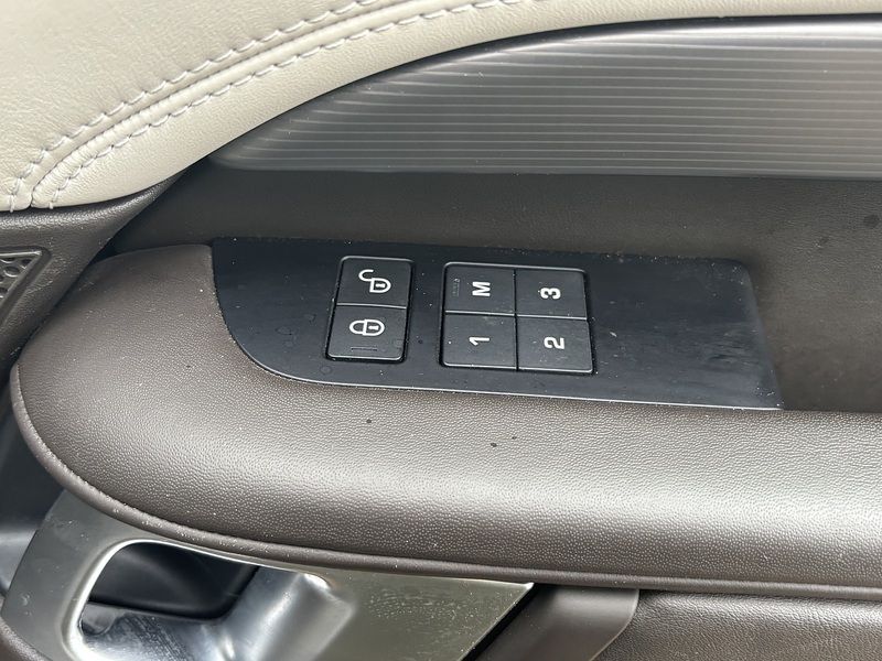 LAND ROVER DISCOVERY 2.0 SD4 HSE LUXURY 5d 237 BHP Estate Automatic Diesel