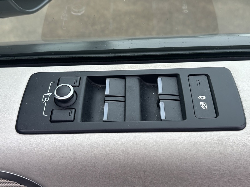 LAND ROVER DISCOVERY 2.0 SD4 HSE LUXURY 5d 237 BHP Estate Automatic Diesel