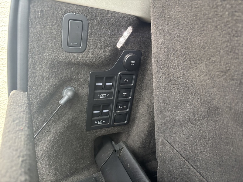 LAND ROVER DISCOVERY 2.0 SD4 HSE LUXURY 5d 237 BHP Estate Automatic Diesel