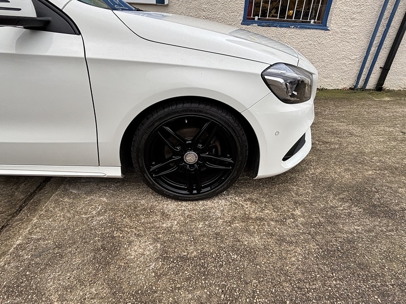 MERCEDES-BENZ A-CLASS 1.6 A 180 AMG LINE PREMIUM 5d 121 BHP Hatchback Manual Petrol