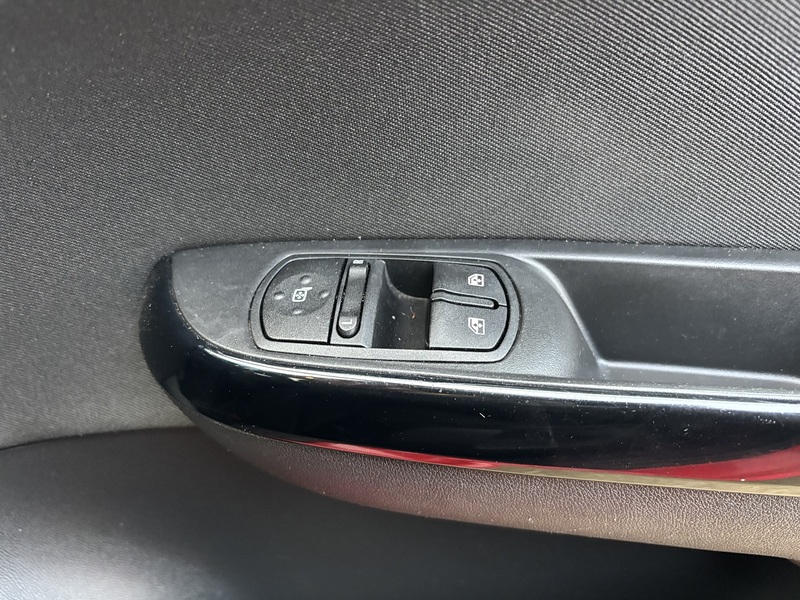 VAUXHALL CORSA 1.4 GRIFFIN 3d 74 BHP Hatchback Manual Petrol