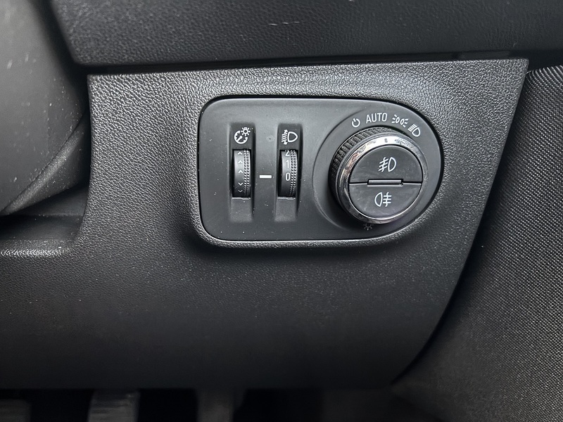 VAUXHALL CORSA 1.4 GRIFFIN 3d 74 BHP Hatchback Manual Petrol