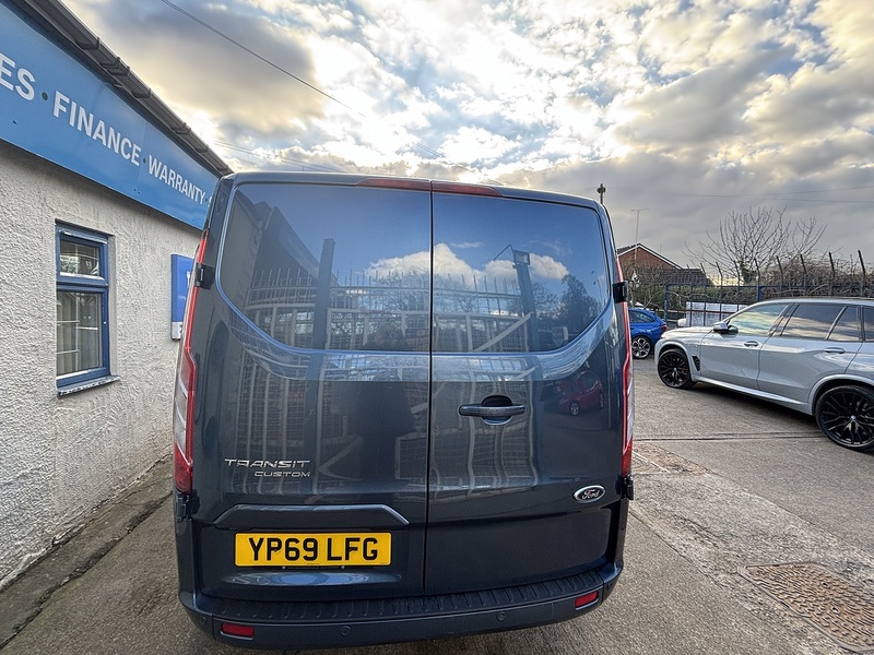 Ford 2.0 320 EcoBlue Limited Crew Van L1 H1 Euro 6 (s/s) 5dr (6 Seat) Crew Van Manual Diesel