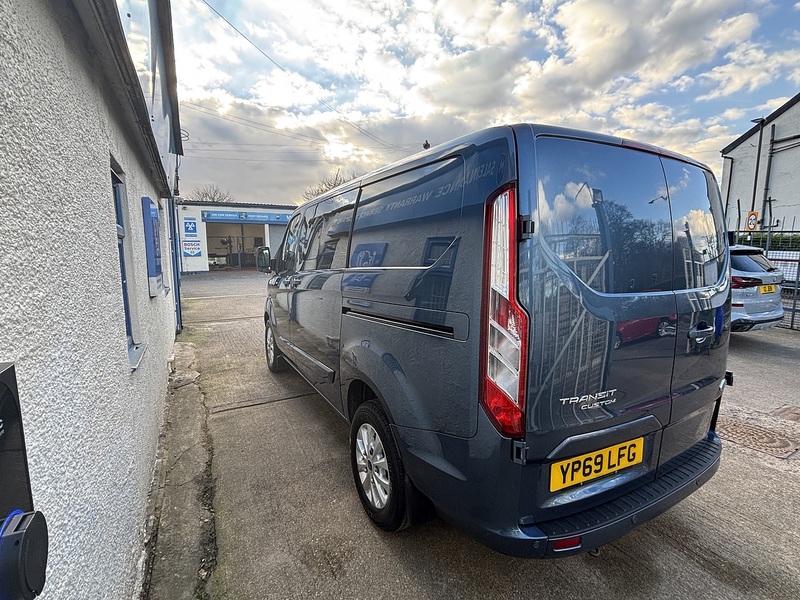 Ford 2.0 320 EcoBlue Limited Crew Van L1 H1 Euro 6 (s/s) 5dr (6 Seat) Crew Van Manual Diesel