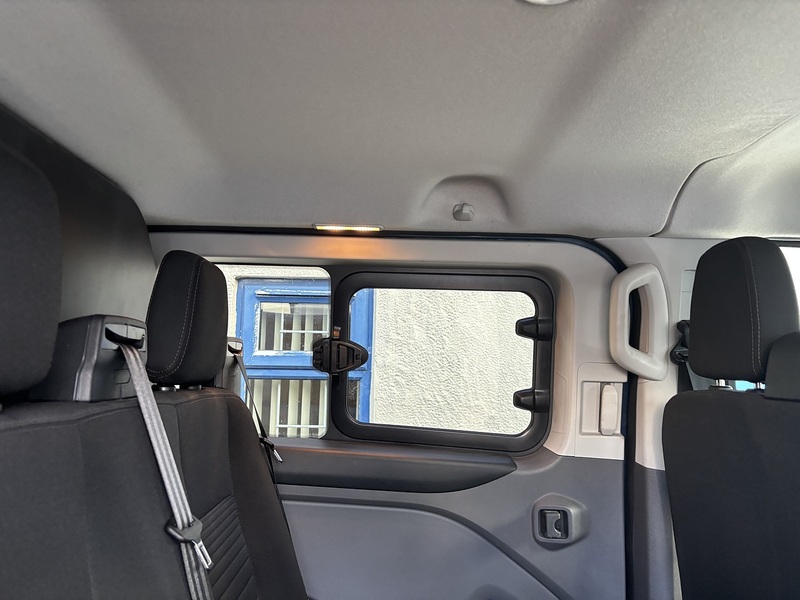 Ford 2.0 320 EcoBlue Limited Crew Van L1 H1 Euro 6 (s/s) 5dr (6 Seat) Crew Van Manual Diesel