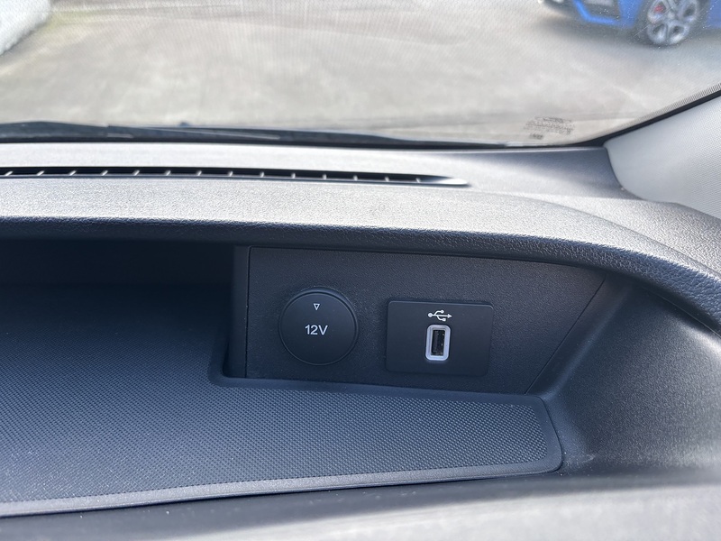 Ford 2.0 320 EcoBlue Limited Crew Van L1 H1 Euro 6 (s/s) 5dr (6 Seat) Crew Van Manual Diesel